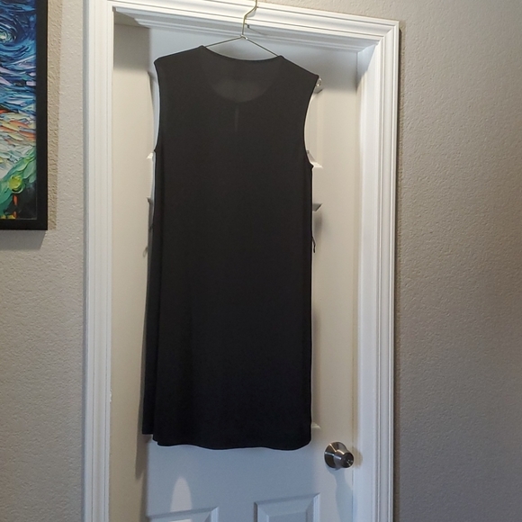 Simple Black Dress - Picture 2 of 2